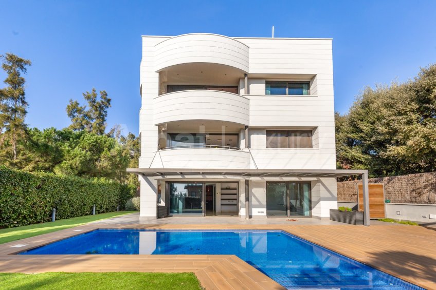 Fantàstica casa a Ciutat Diagonal -50