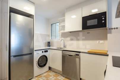 Renovated apartment with a terrace in the Eixample Superblock -12