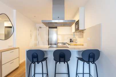 Renovated apartment with a terrace in the Eixample Superblock -13