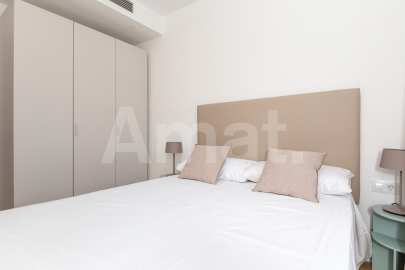 Renovated apartment with a terrace in the Eixample Superblock -18