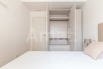 Renovated apartment with a terrace in the Eixample Superblock -19