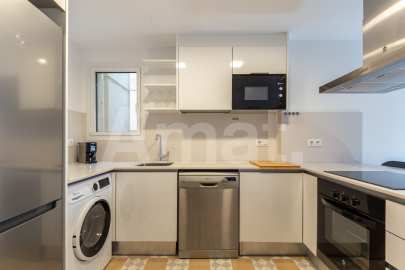 Renovated apartment with a terrace in the Eixample Superblock -2