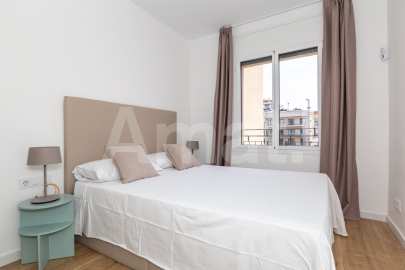 Renovated apartment with a terrace in the Eixample Superblock -3