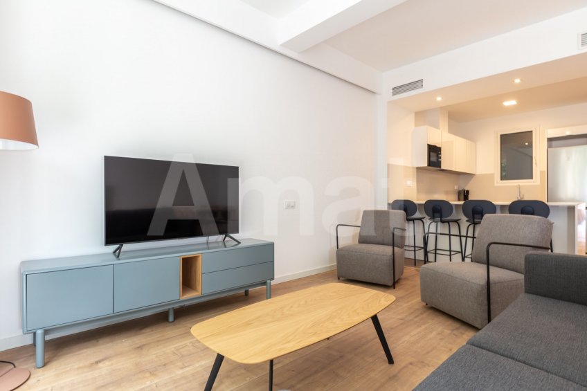 Large & furnished flat with terraces in the Eixample -12
