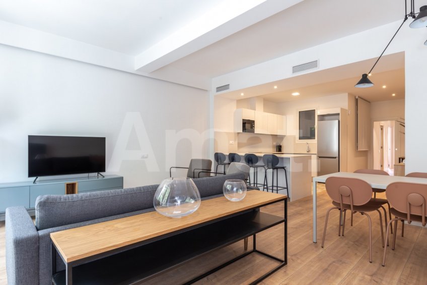 Large & furnished flat with terraces in the Eixample -13