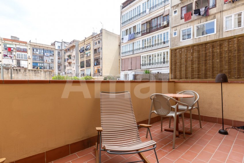 Large & furnished flat with terraces in the Eixample -18