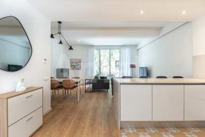 Large & furnished flat with terraces in the Eixample -4