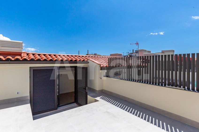 PLAÇA1 -Ático nuevo con gran terraza -25