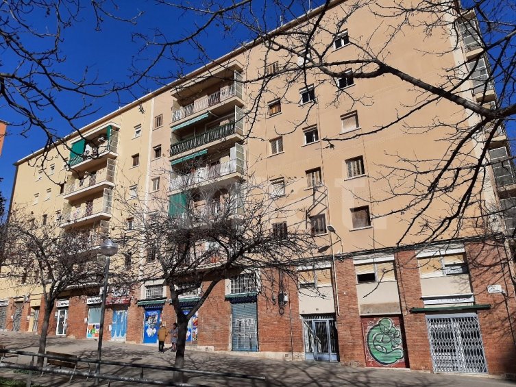 Oportunitat: Pis exterior amb 4 dorm, a la falda de Collserola