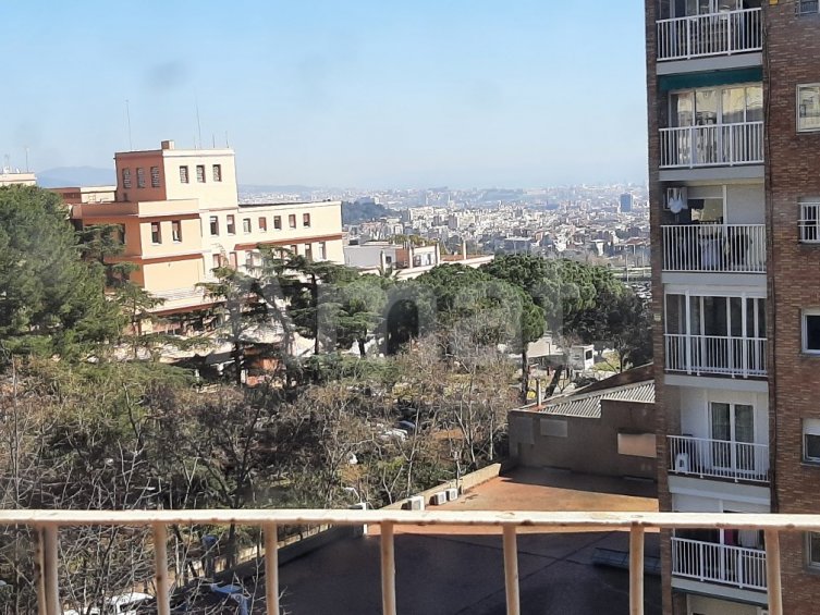 Oportunitat: Pis exterior amb 4 dorm, a la falda de Collserola -14