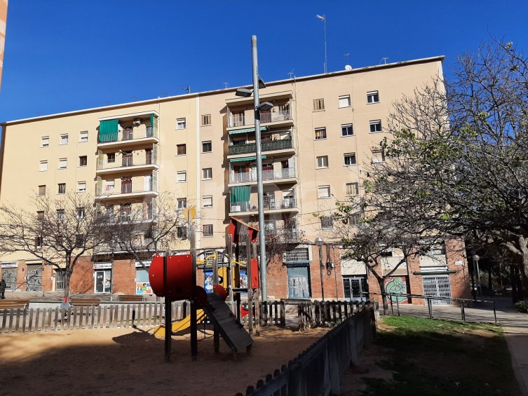 Oportunitat: Pis exterior amb 4 dorm, a la falda de Collserola -8