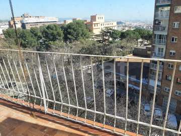 Oportunitat: Pis exterior amb 4 dorm, a la falda de Collserola -15