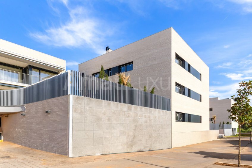 ELS GARROFERS-Solanes Planta Baixa nova amb gran jardí privat de 234m² -43