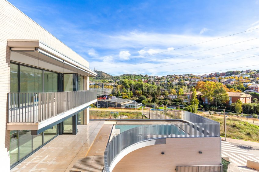 ELS GARROFERS-Solanes. Ático nuevo con solárium de 77m² -22