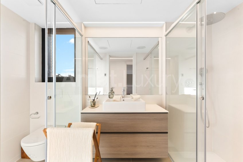 ELS GARROFERS-Solanes. Ático nuevo con solárium de 77m² -25