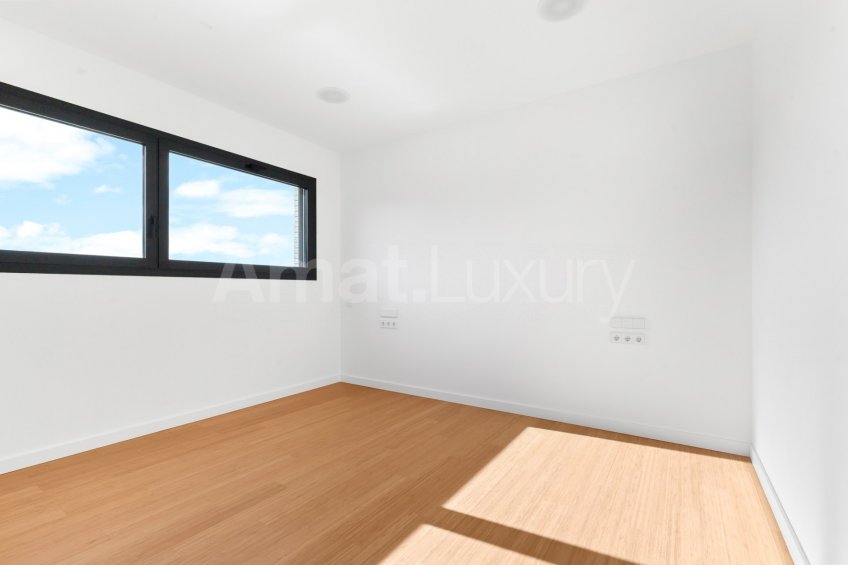 ELS GARROFERS-Solanes. Ático nuevo con solárium de 77m² -32