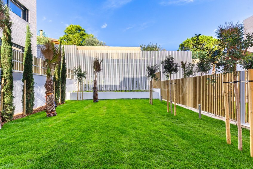 ELS GARROFERS-Solanes Planta Baja nueva con gran jardín privado de 226m2 -46