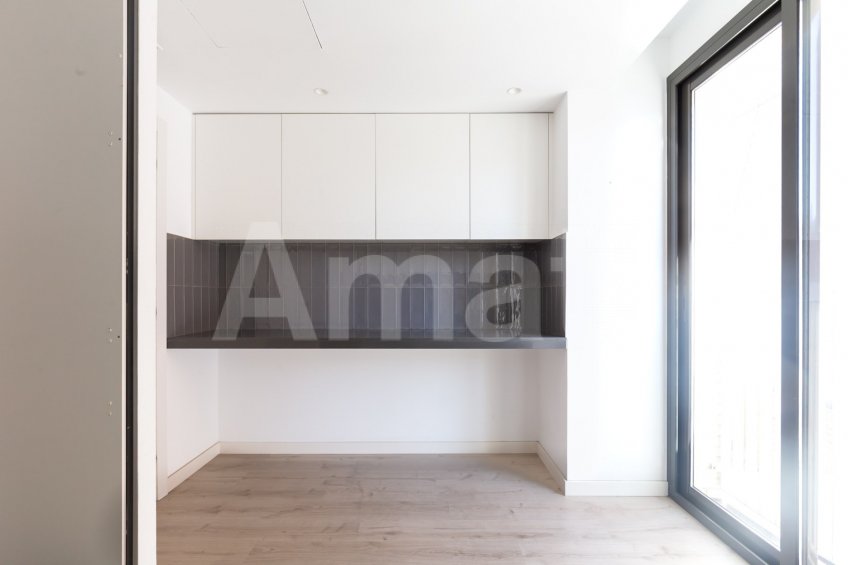 Magnificent Corner Apartment for Rent in Prime Location near Plaça Europa, L'Hospitalet -15