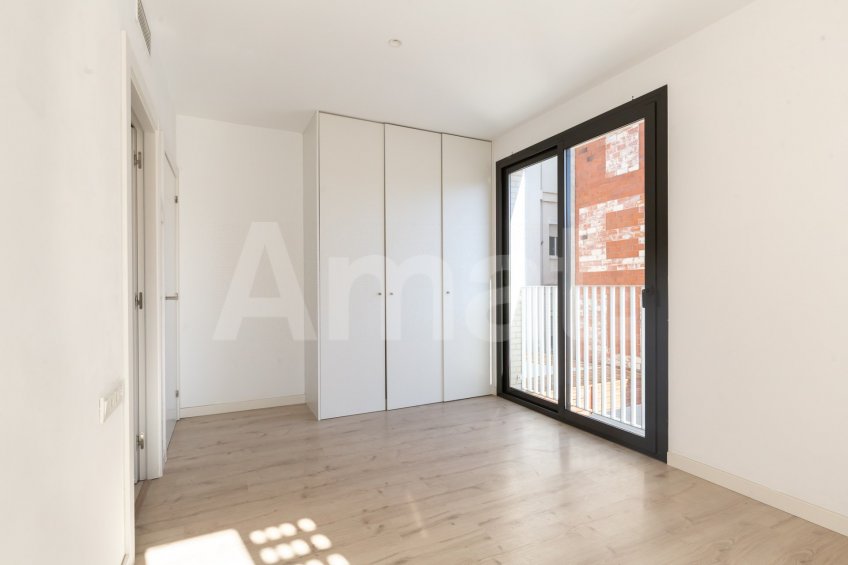 Magnificent Corner Apartment for Rent in Prime Location near Plaça Europa, L'Hospitalet -19