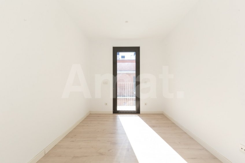Magnificent Corner Apartment for Rent in Prime Location near Plaça Europa, L'Hospitalet -26