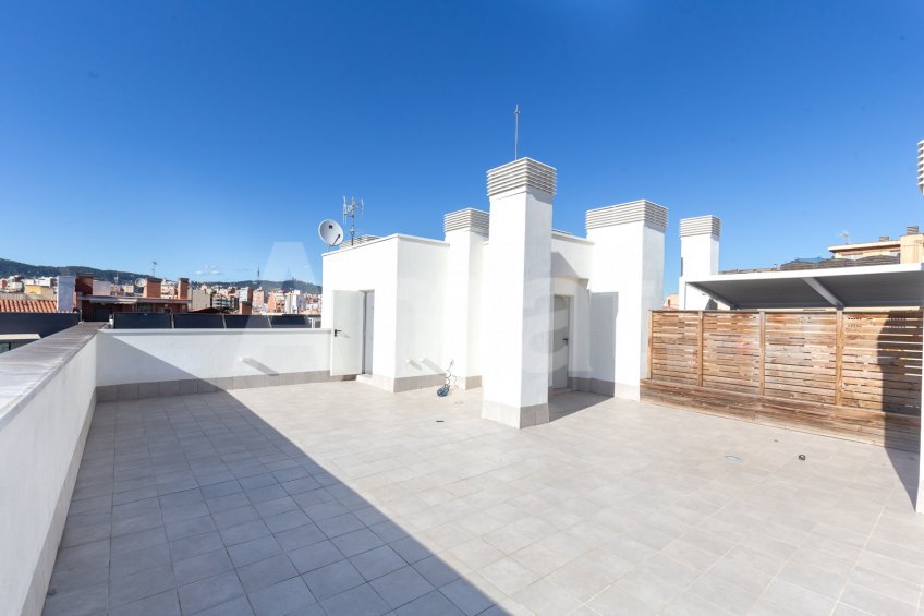 Magnificent Corner Apartment for Rent in Prime Location near Plaça Europa, L'Hospitalet -41