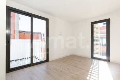 Magnificent Corner Apartment for Rent in Prime Location near Plaça Europa, L'Hospitalet -17