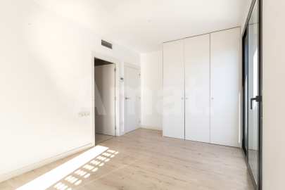 Magnificent Corner Apartment for Rent in Prime Location near Plaça Europa, L'Hospitalet -18