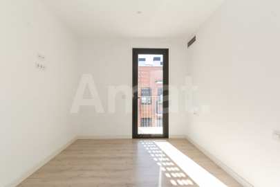 Magnificent Corner Apartment for Rent in Prime Location near Plaça Europa, L'Hospitalet -30