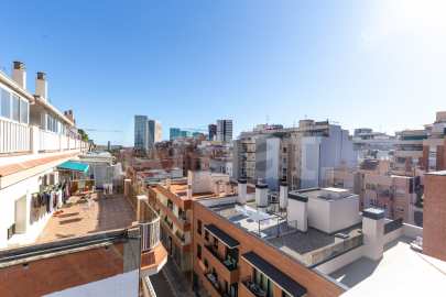 Magnificent Corner Apartment for Rent in Prime Location near Plaça Europa, L'Hospitalet -39