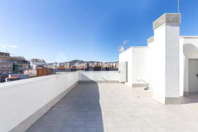 Magnificent Corner Apartment for Rent in Prime Location near Plaça Europa, L'Hospitalet -42
