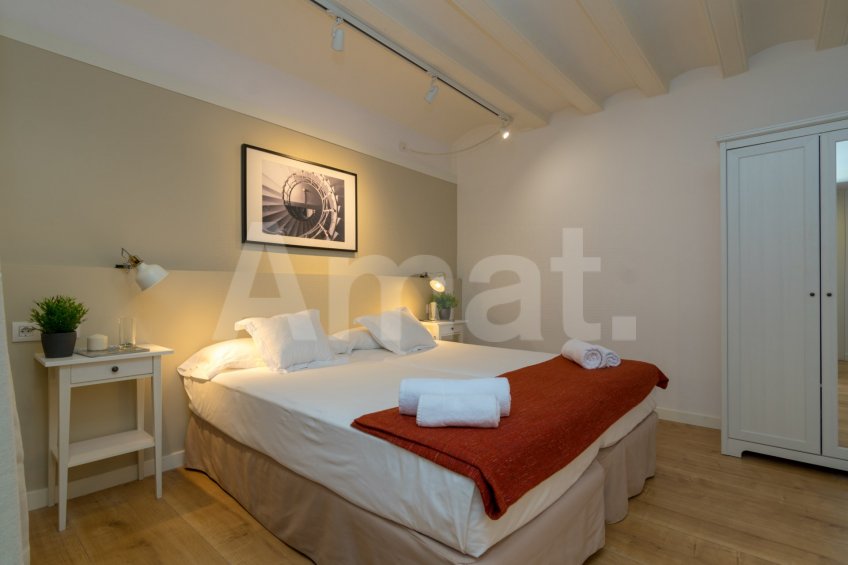 1840 APARTMENTS– Renovated and furnished studio with pool -11