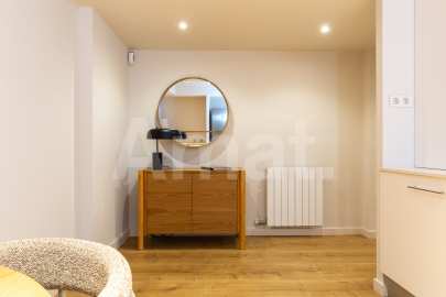 1840 APARTMENTS– Renovated and furnished studio with pool -29