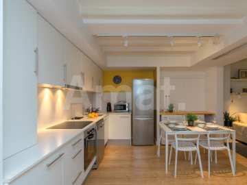 1840 APARTMENTS– Renovated and furnished studio with pool -9