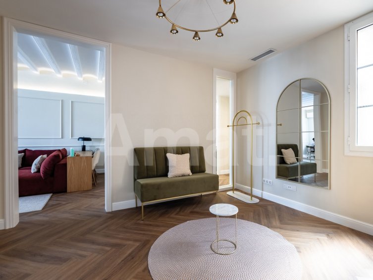 1840 APARTMENTS– Renovated and furnished 3-bedroom flat with pool -6