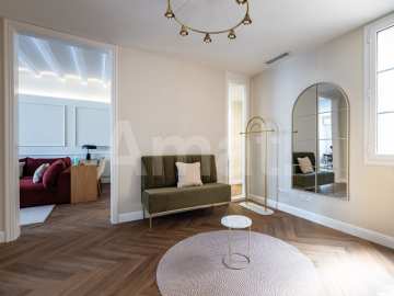 1840 APARTMENTS– Renovated and furnished 3-bedroom flat with pool -6