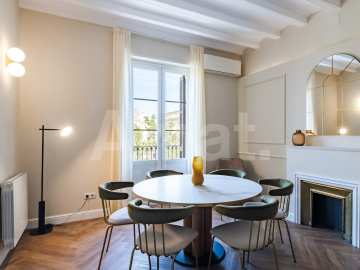 1840 APARTMENTS– Renovated and furnished 3-bedroom flat with pool -8