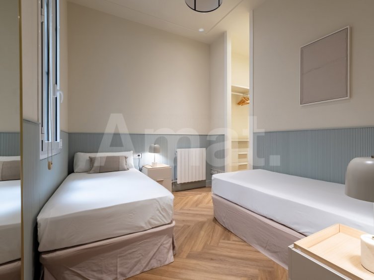 1840 APARTMENTS– Piso reformado y amueblado con 3 dorm. y piscina -28