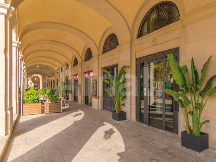 1840 APARTMENTS– Piso reformado y amueblado con 3 dorm. y piscina -33