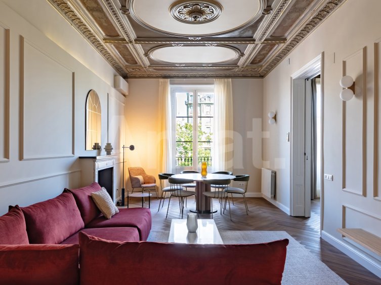 1840 APARTMENTS– Piso reformado y amueblado con 3 dorm. y piscina -9