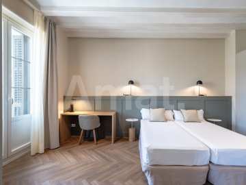 1840 APARTMENTS– Piso reformado y amueblado con 3 dorm. y piscina -16