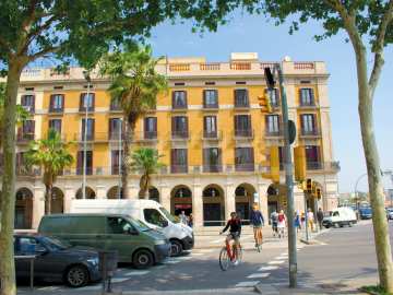 1840 APARTMENTS– Piso reformado y amueblado con 3 dorm. y piscina -32