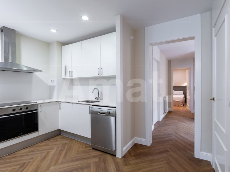 1840 APARTMENTS– Piso reformado y amueblado con 3 dorm. y piscina -12