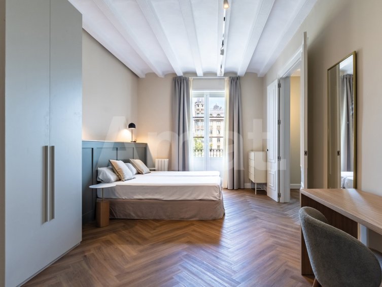 1840 APARTMENTS– Piso reformado y amueblado con 3 dorm. y piscina -14