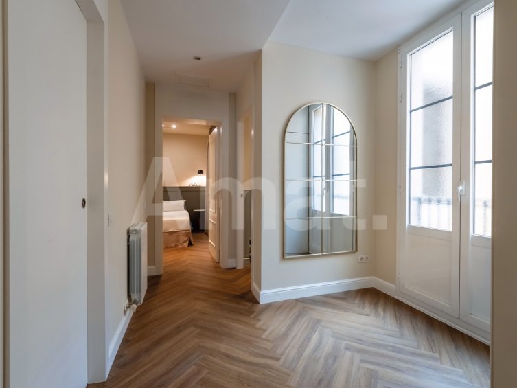 1840 APARTMENTS– Piso reformado y amueblado con 3 dorm. y piscina -16