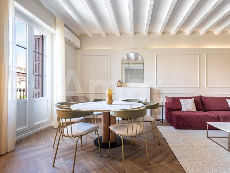1840 APARTMENTS– Piso reformado y amueblado con 3 dorm. y piscina -8