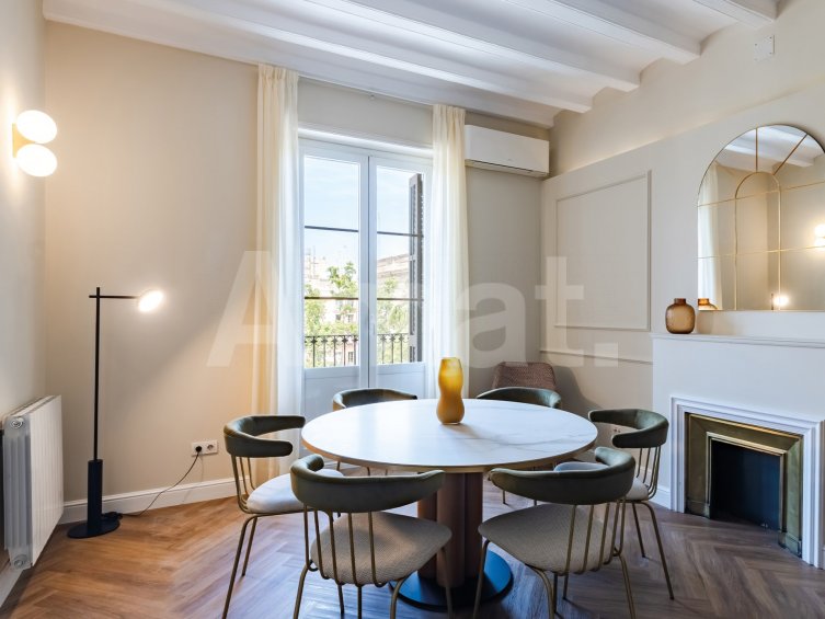 1840 APARTMENTS– Piso reformado y amueblado con 3 dorm. y piscina -9