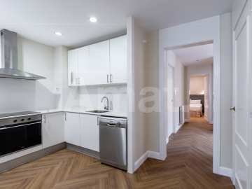 1840 APARTMENTS– Piso reformado y amueblado con 3 dorm. y piscina -12