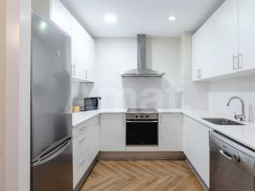 1840 APARTMENTS– Piso reformado y amueblado con 3 dorm. y piscina -13