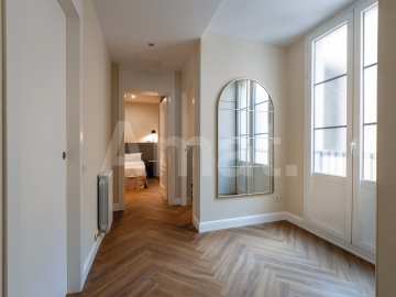 1840 APARTMENTS– Piso reformado y amueblado con 3 dorm. y piscina -16