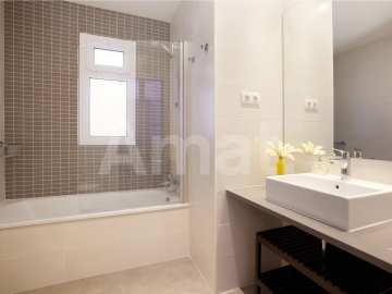 1840 APARTMENTS– Piso reformado y amueblado con 3 dorm. y piscina -19